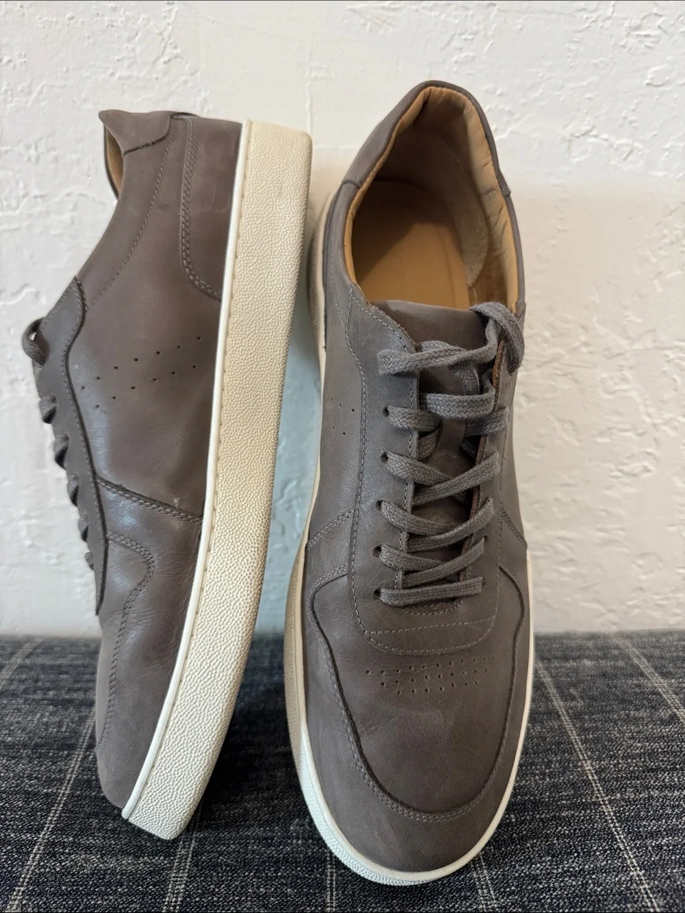 Men's Casual Leather Sneakers in Gray Nisolo brand lightly used